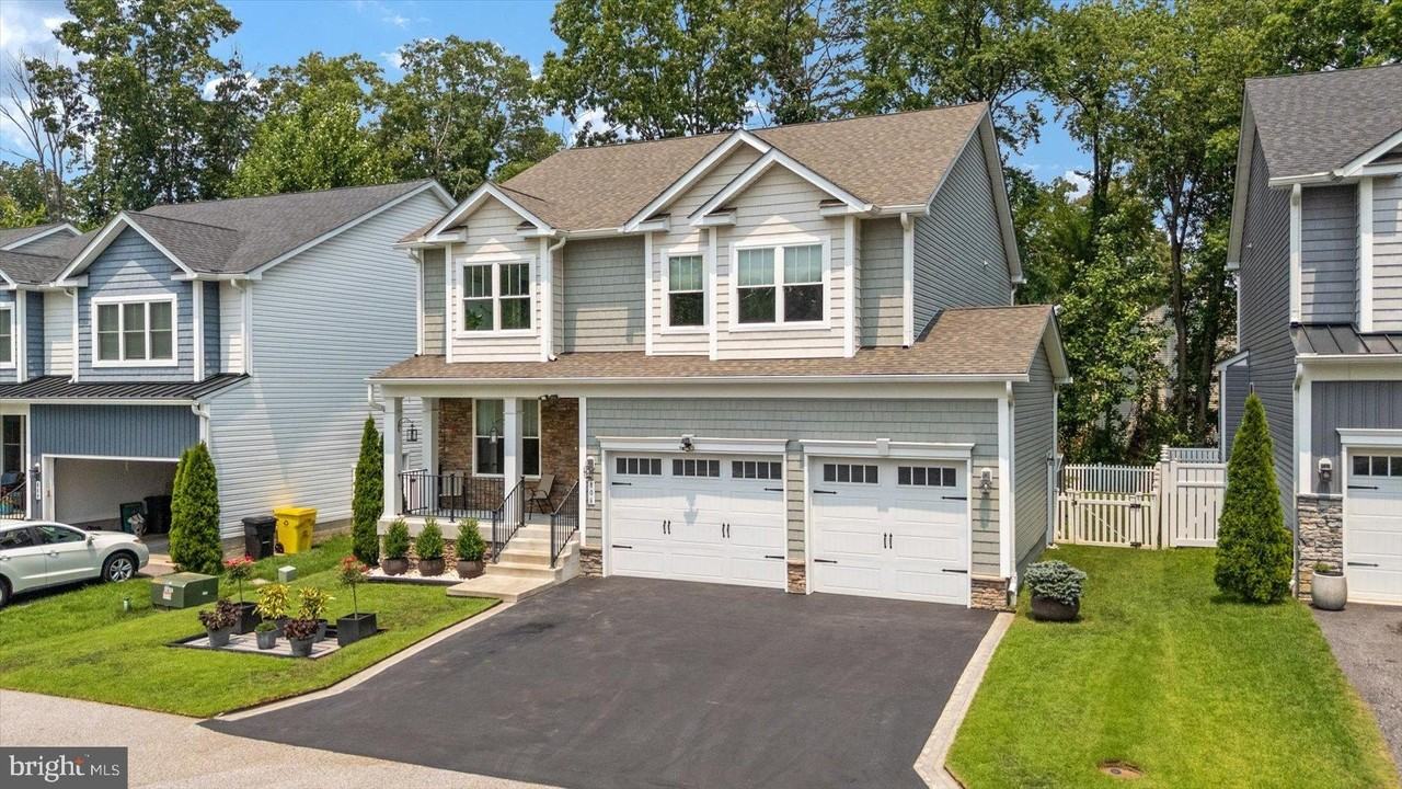 806 Lynwood Ln - Photo 3 of 50