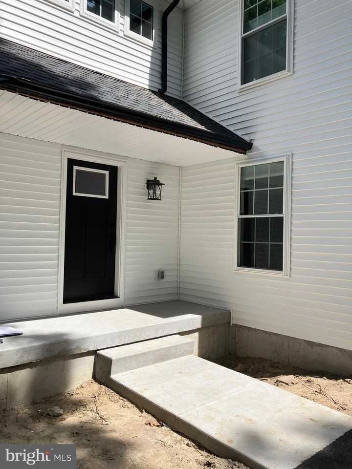 2122 Hanover Blvd - Photo 2 of 48