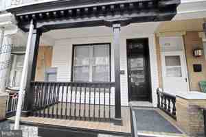 featured image of 1016 N 11th St #3