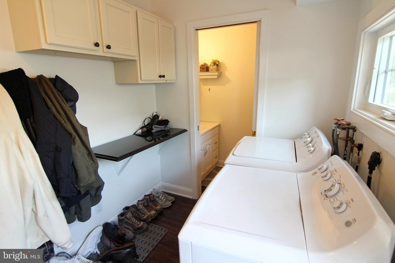 154 Wood St - Photo 7 of 18