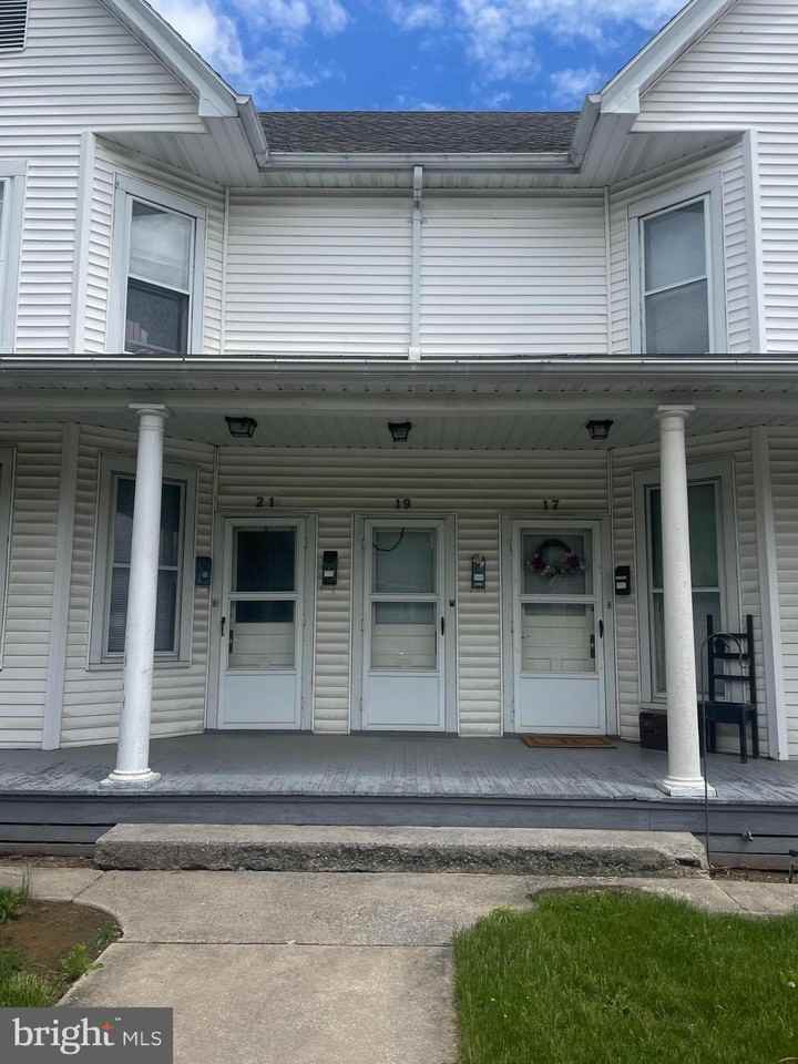 21 Cumberland Ave #A - Photo 5 of 10