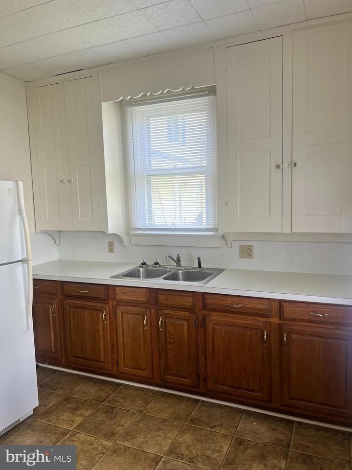 21 Cumberland Ave #A - Photo 7 of 10