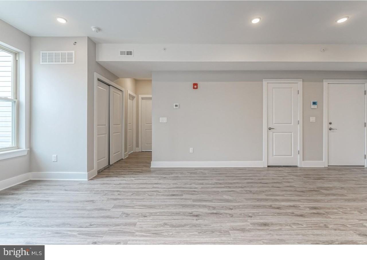 2162 E Norris St #203 - Photo 5 of 10