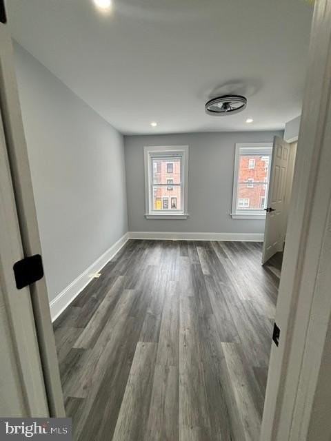 2037 E Cumberland St - Photo 3 of 17