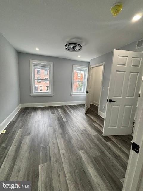 2037 E Cumberland St - Photo 6 of 17