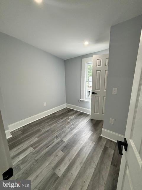 2037 E Cumberland St - Photo 7 of 17