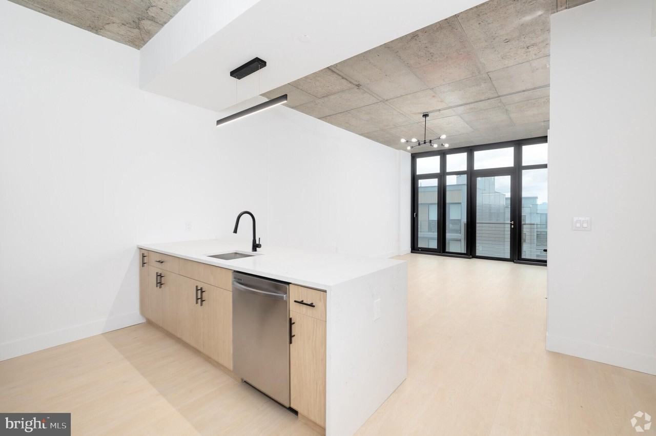1222 N 2nd St #501 - Photo 6 of 37