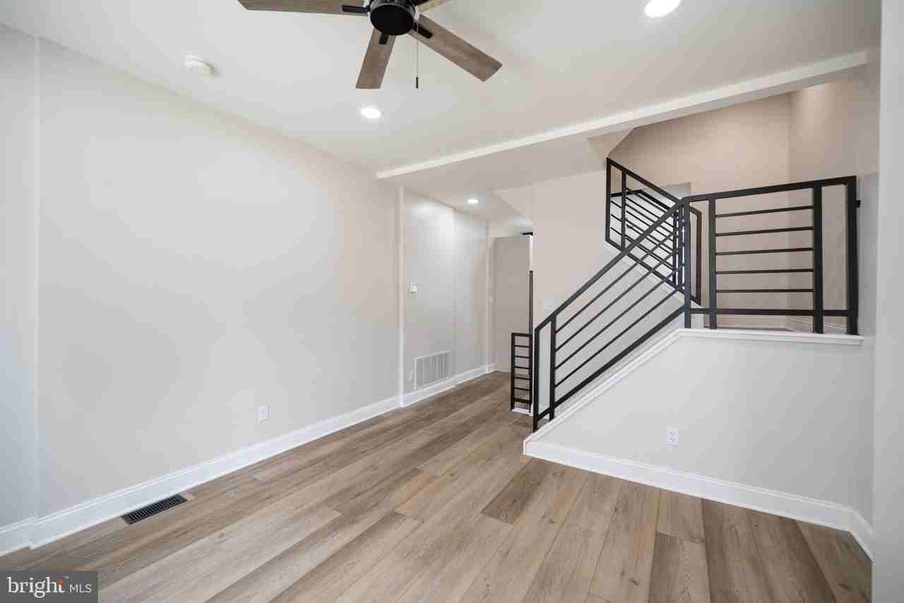 521 N Douglas St - Photo 2 of 28