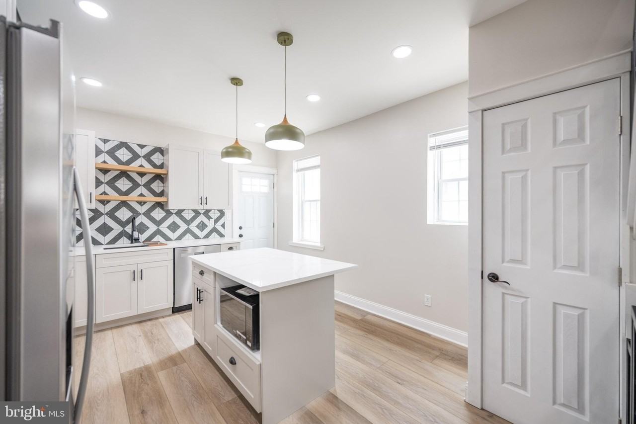 521 N Douglas St - Photo 5 of 28
