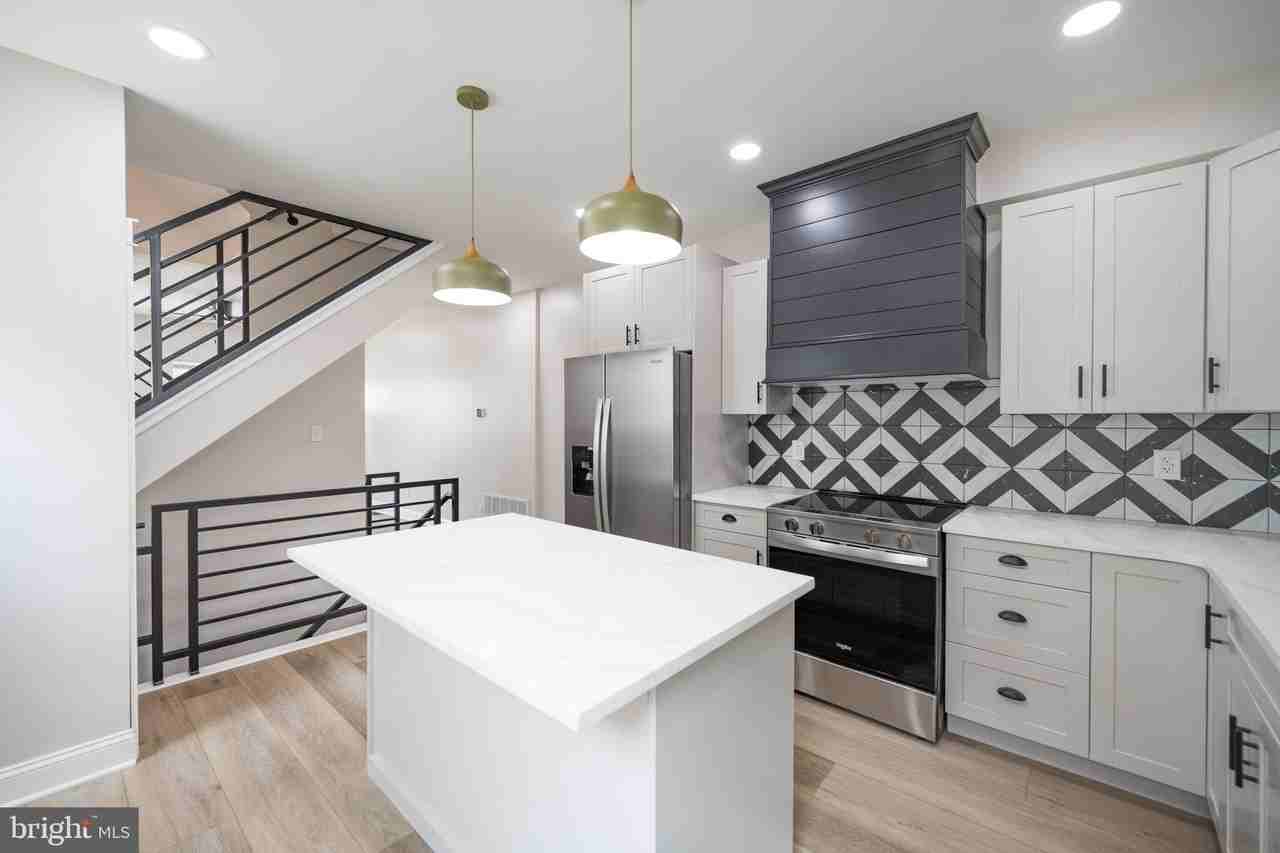521 N Douglas St - Photo 7 of 28