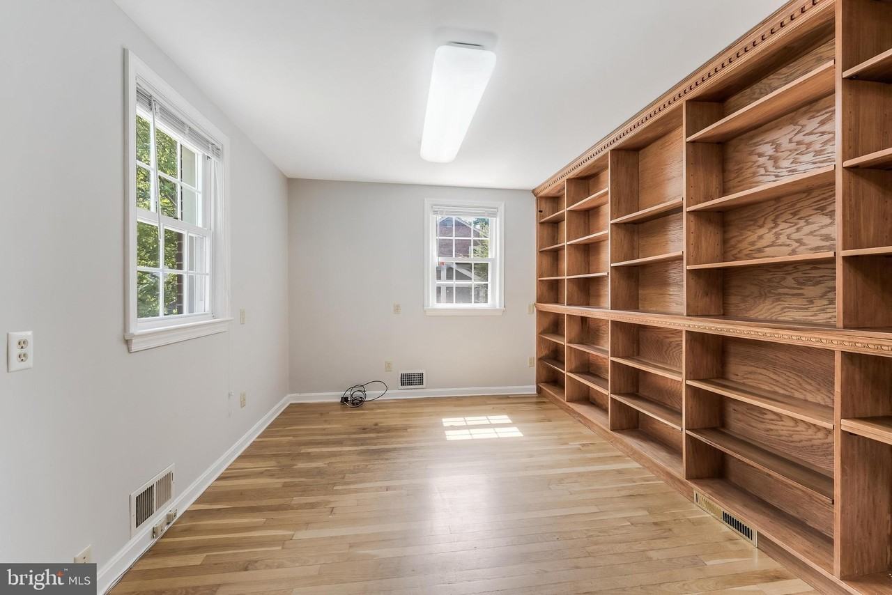 1005 N Lebanon St - Photo 7 of 50