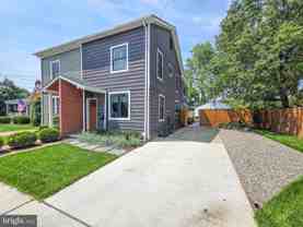 302 E Custis Ave #A - Photo 1 of 1