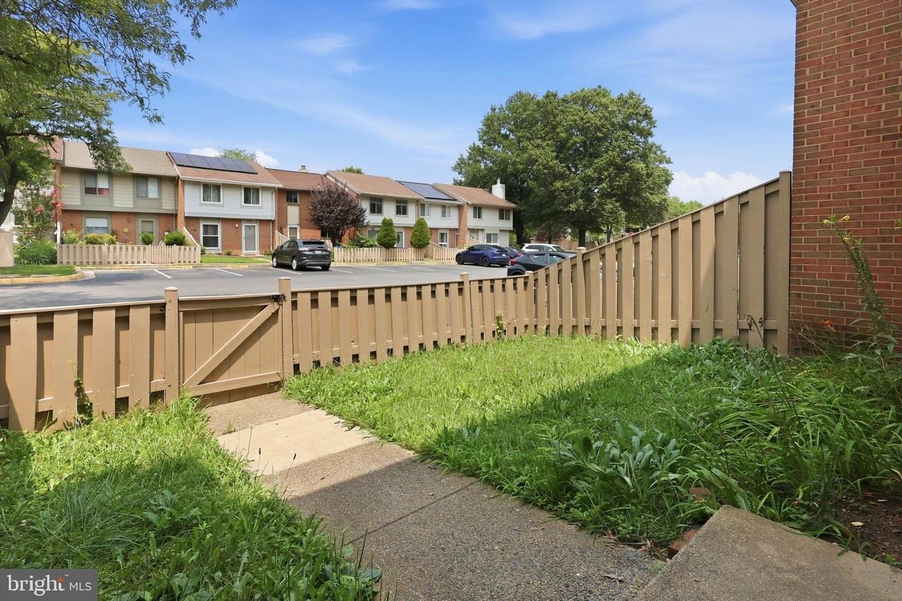 1211 Springtide Pl - Photo 5 of 23