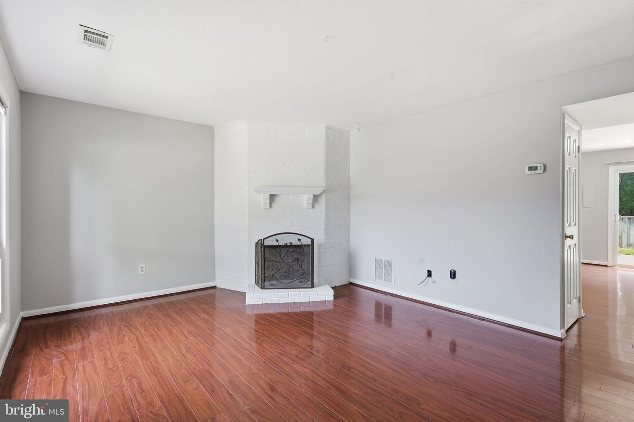 1211 Springtide Pl - Photo 6 of 23
