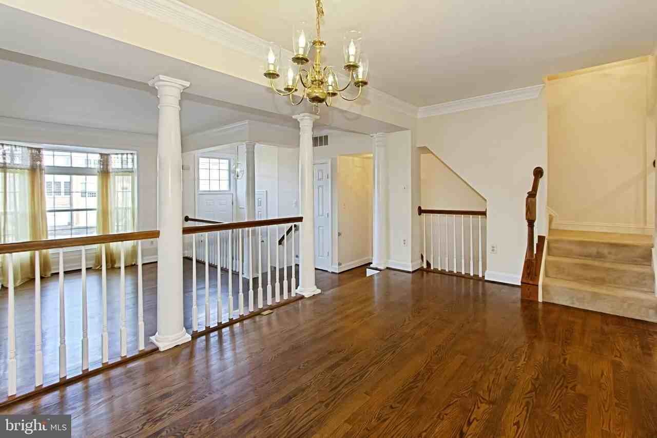 6153 Braeleigh Ln - Photo 6 of 36