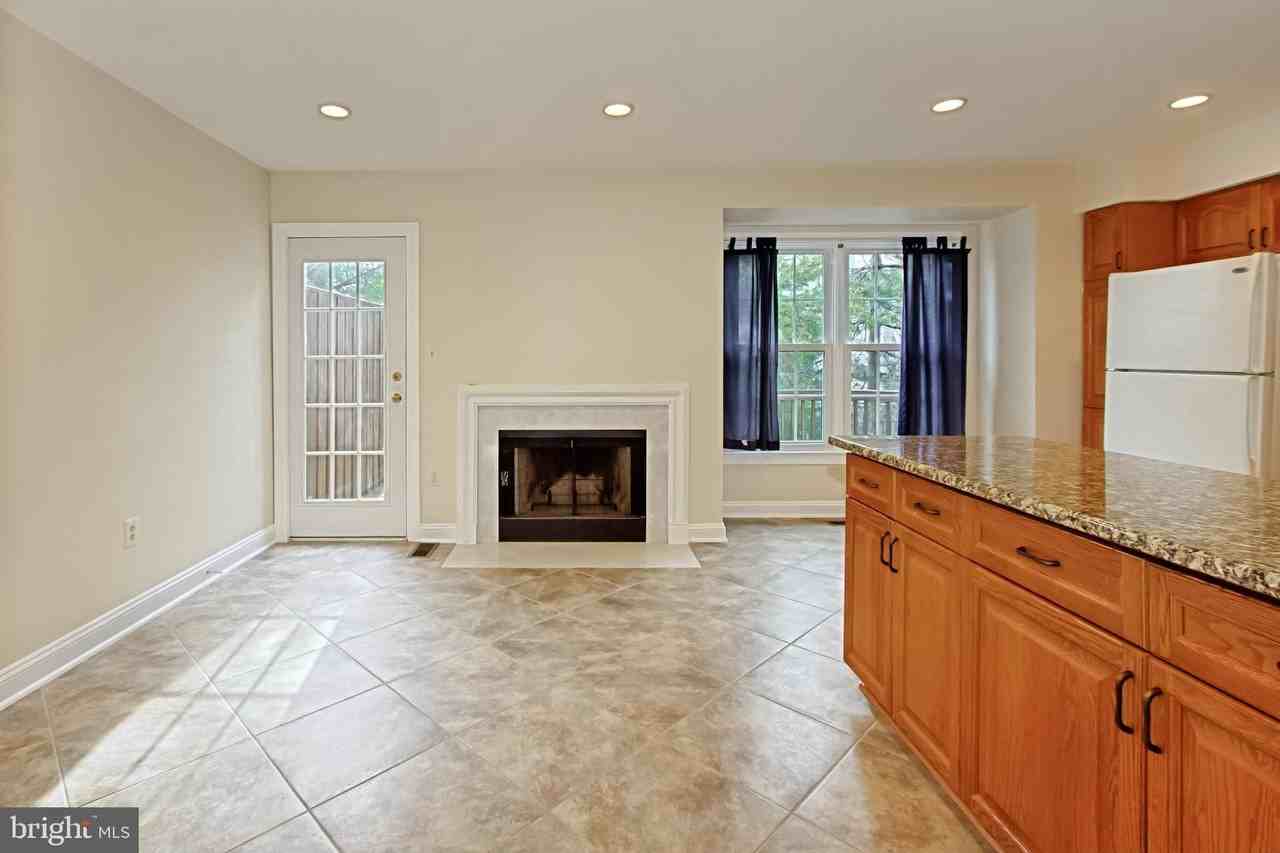 6153 Braeleigh Ln - Photo 7 of 36