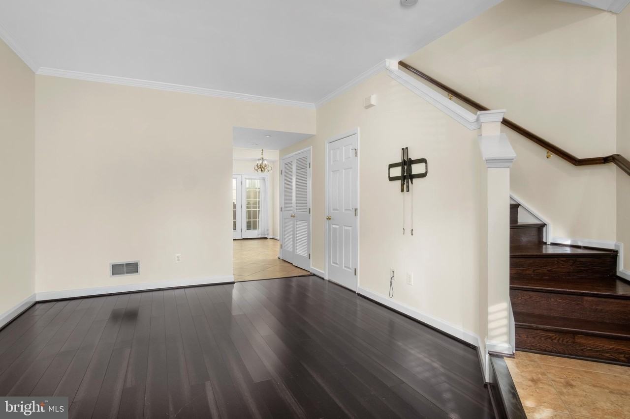 4384 Sutler Hill Sq - Photo 4 of 45