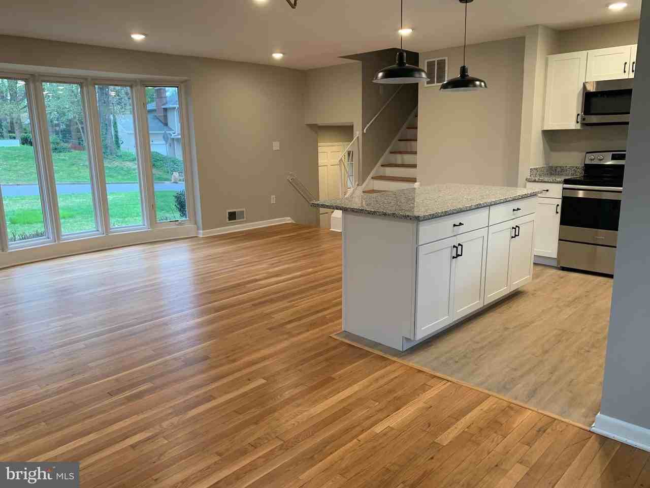 6810 Fern Ln - Photo 6 of 27