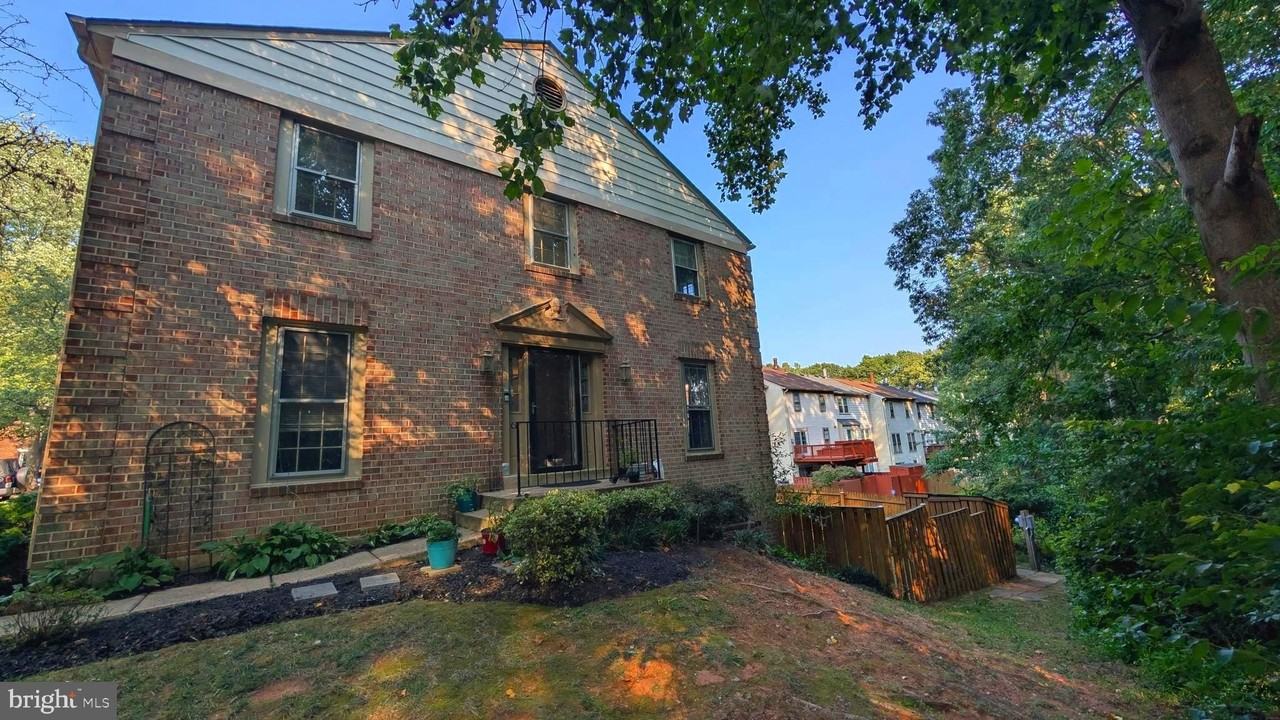 5612 Sutherland Ct - Photo 2 of 38