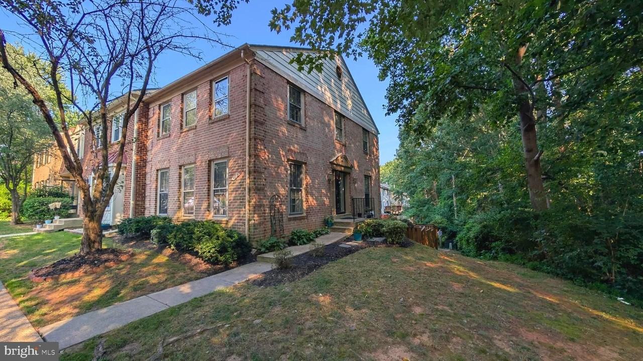 5612 Sutherland Ct - Photo 5 of 38