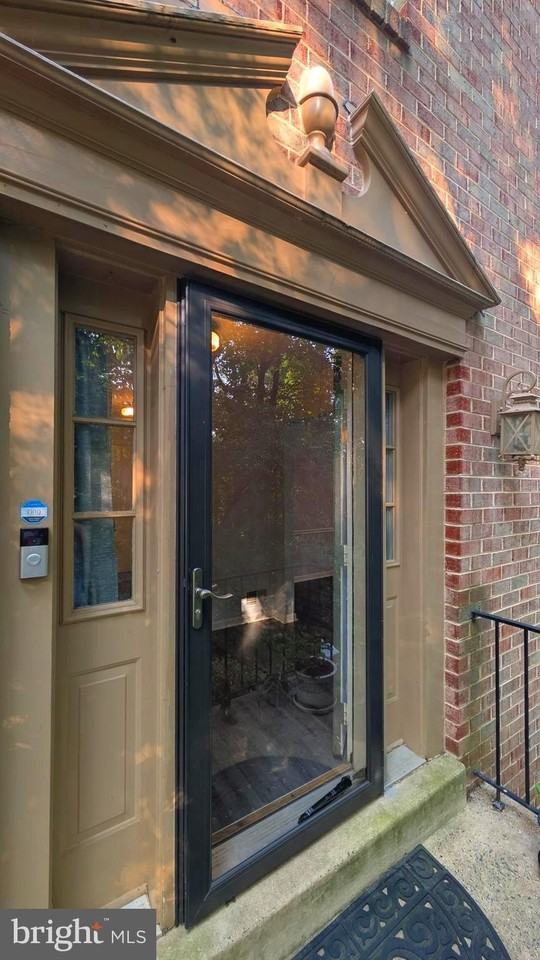 5612 Sutherland Ct - Photo 6 of 38