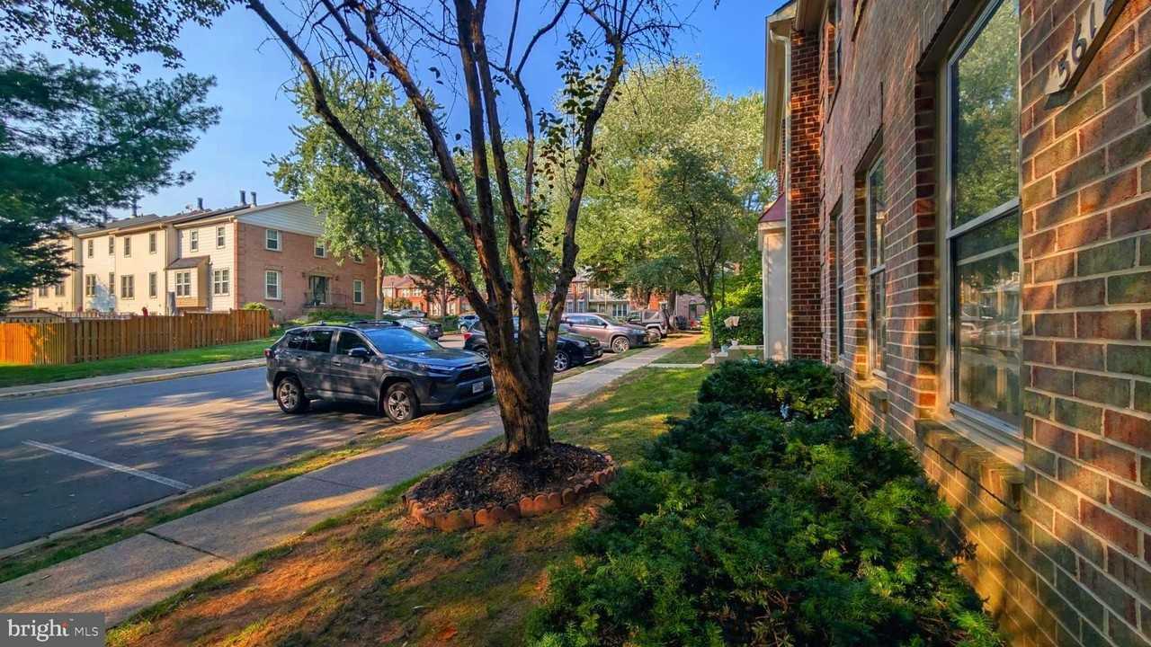 5612 Sutherland Ct - Photo 7 of 38