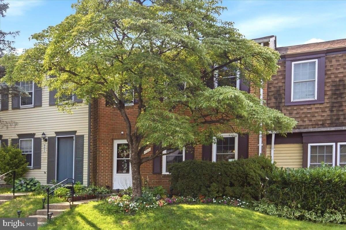 899 Holborn Ct #899 - Photo 3 of 27