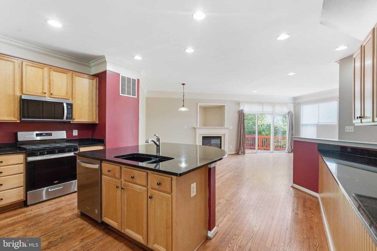 22862 Cartier Ter - Photo 3 of 22