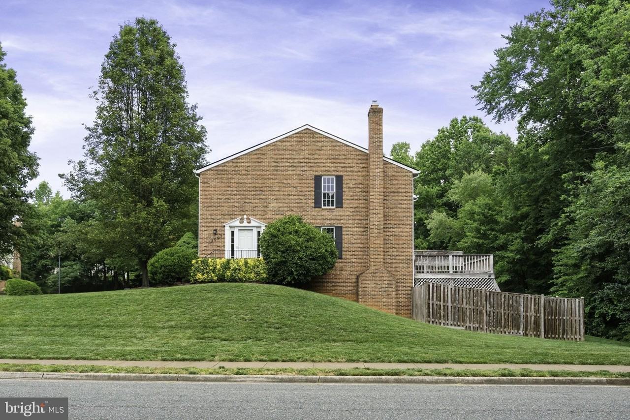 15097 Mill Spring Dr - Photo 2 of 2