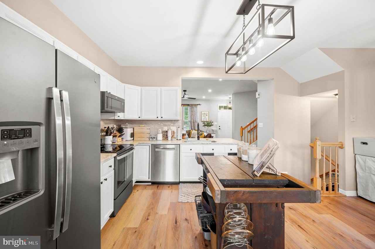 7005 Manahoac Pl - Photo 4 of 10