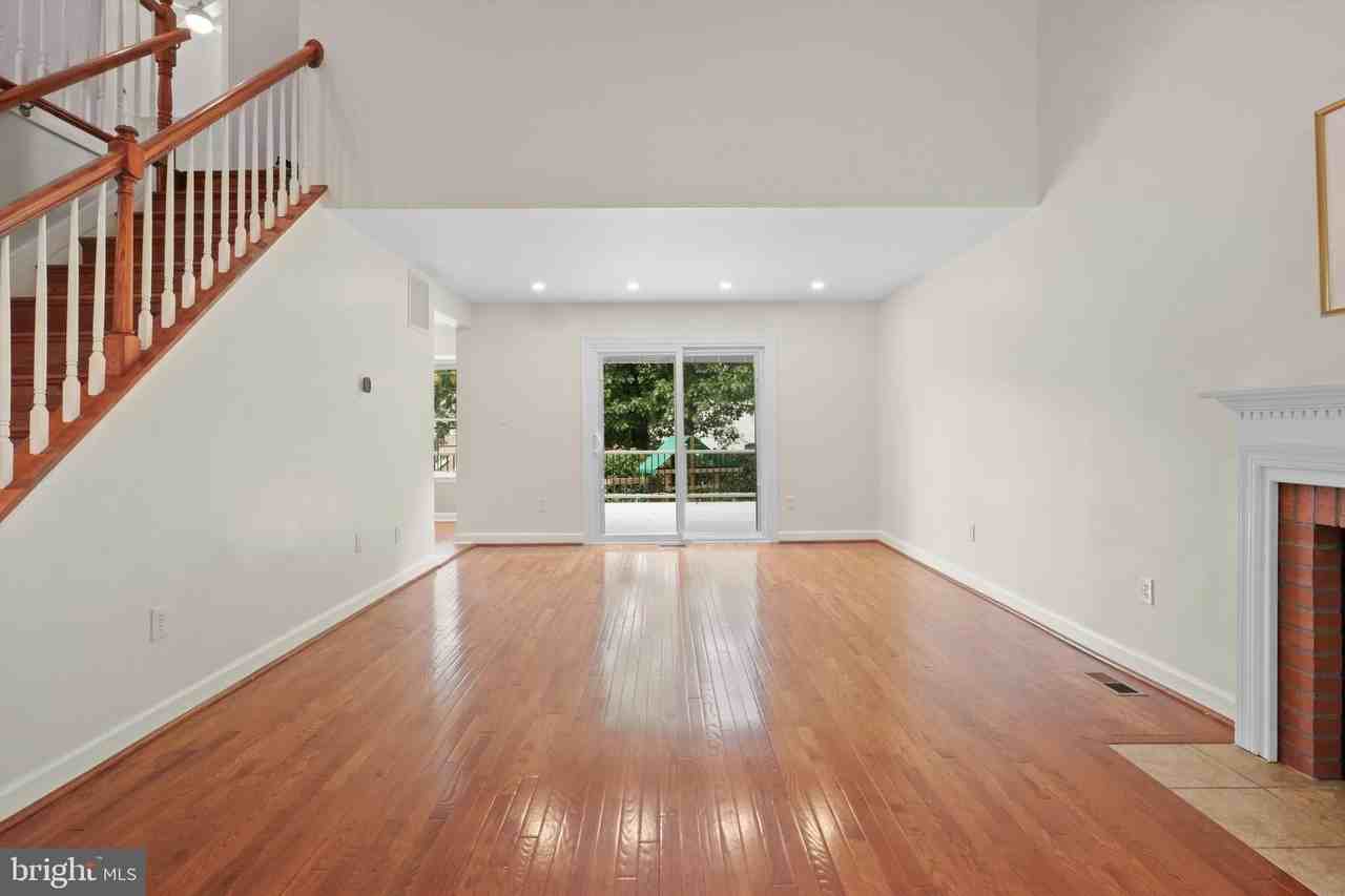 3818 Marquis Pl - Photo 7 of 47