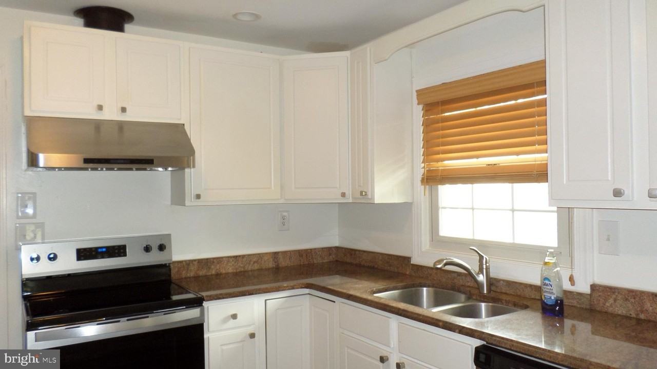16 Alma Ln - Photo 5 of 22