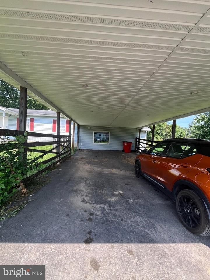 23 Shumack Ct - Photo 3 of 4