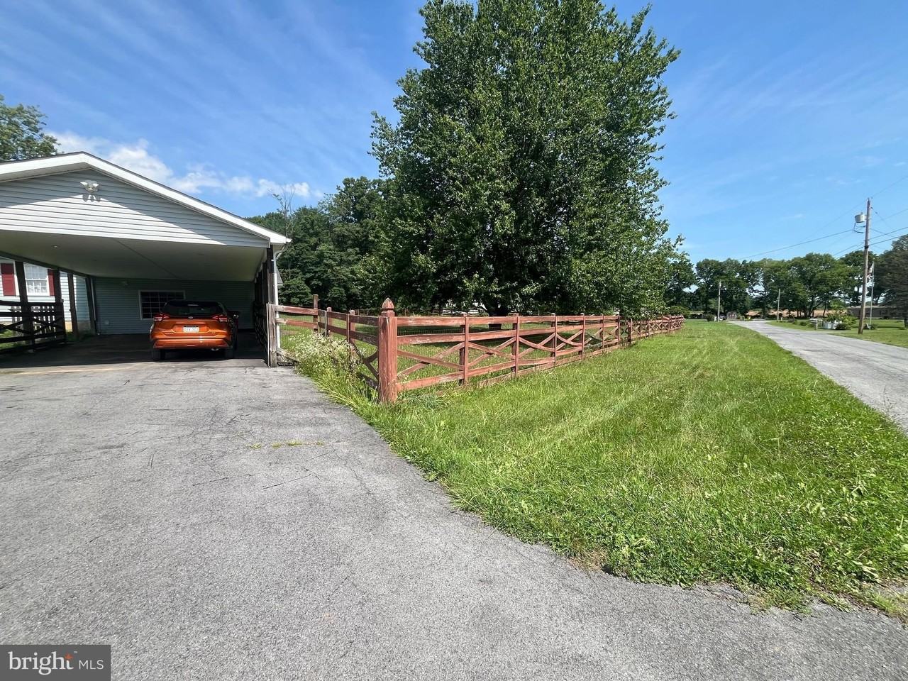 23 Shumack Ct - Photo 4 of 4