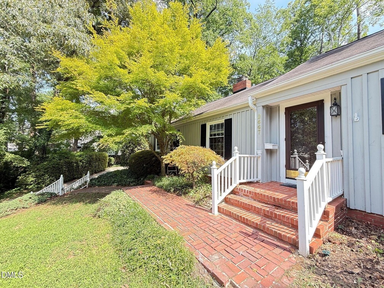 2667 Davis St - Photo 2 of 40