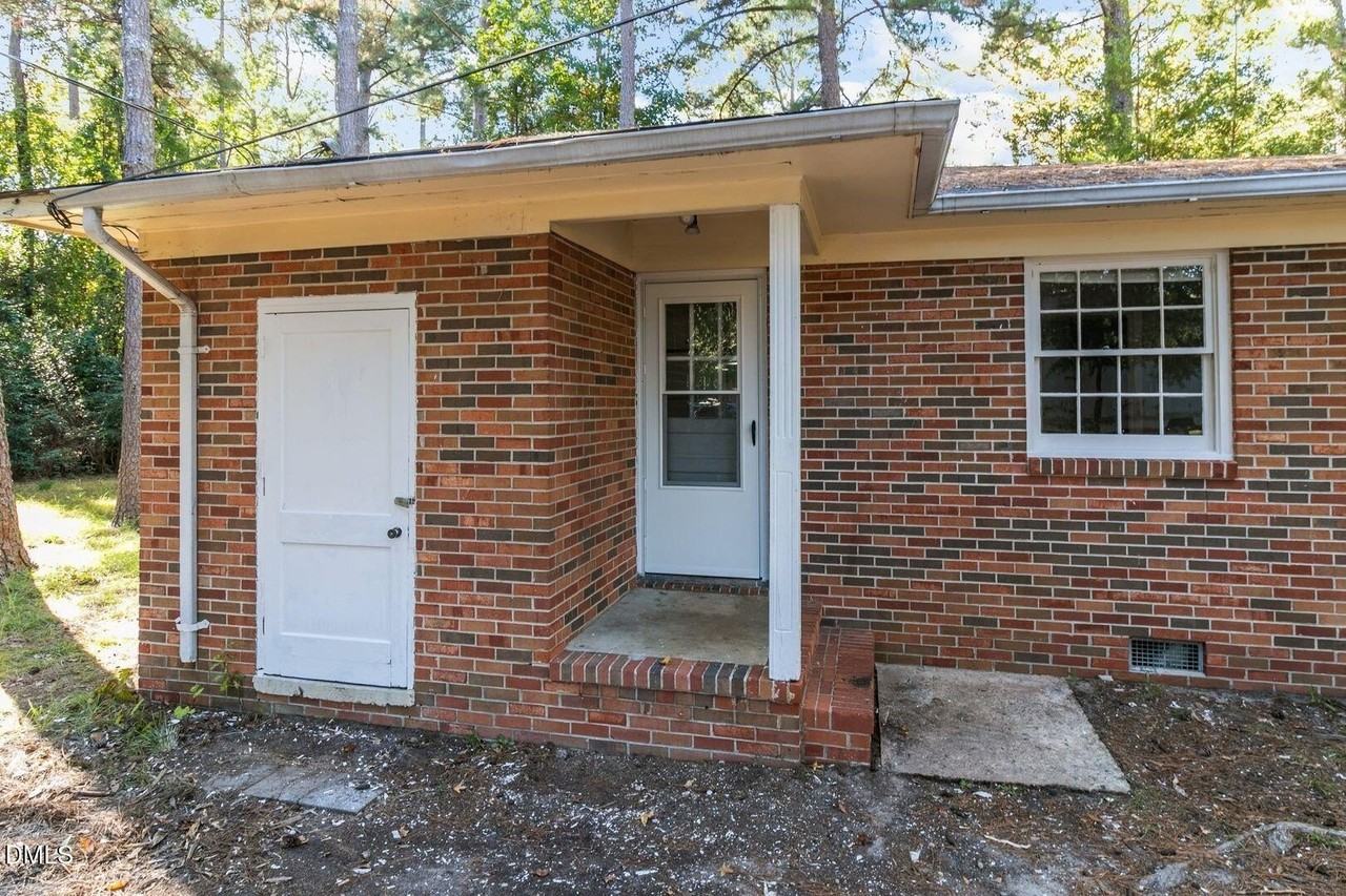 7505 Crown Ave - Photo 5 of 23
