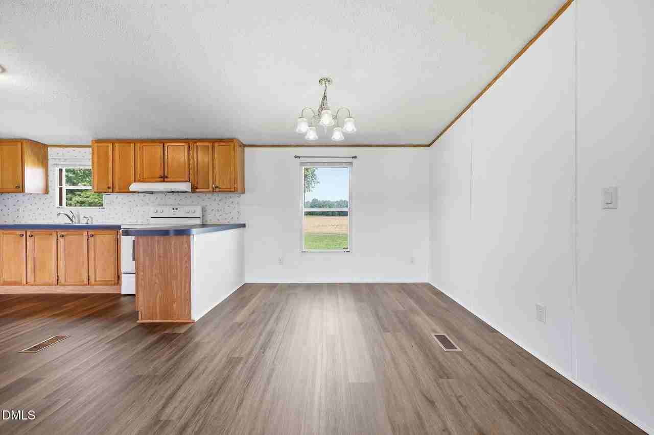 1385 Live Oak Rd - Photo 5 of 49