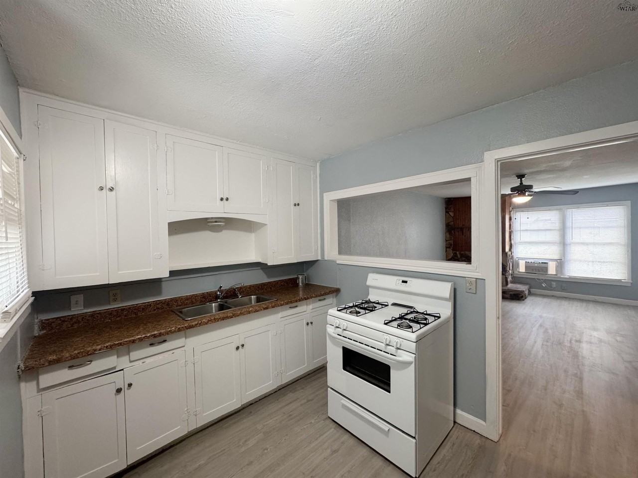 4014 Boren Ave #A - Photo 4 of 10