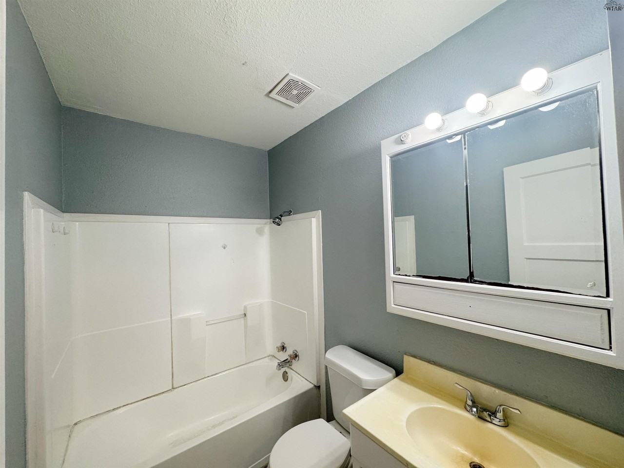 4014 Boren Ave #A - Photo 6 of 10