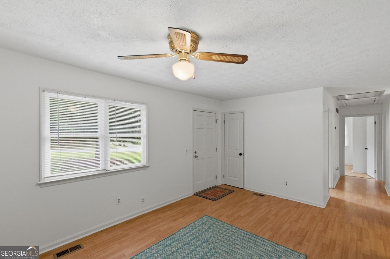 4400 Winding Creek Dr - Photo 5 of 27