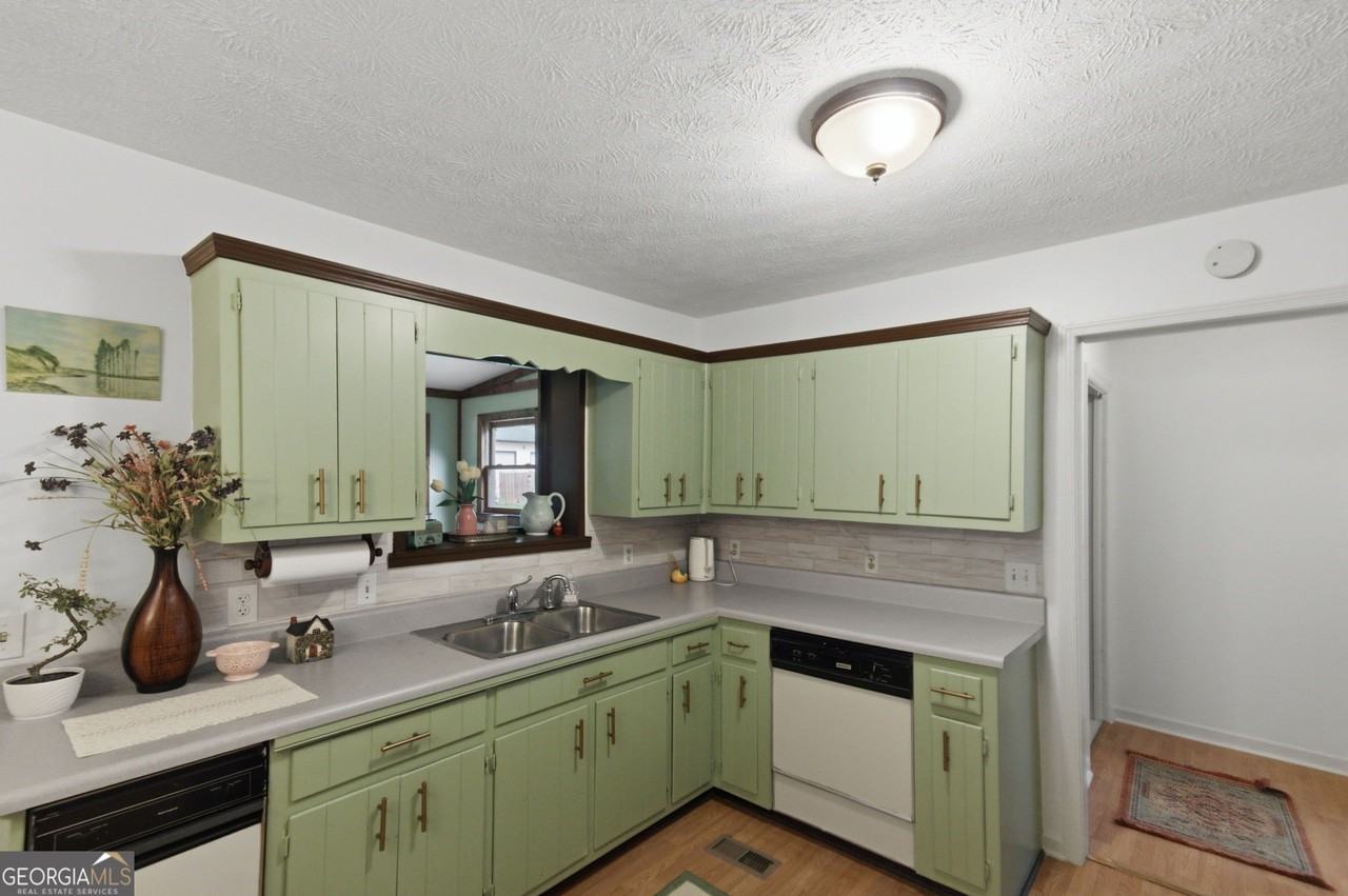4400 Winding Creek Dr - Photo 6 of 27