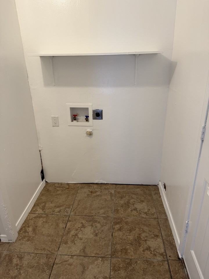 324 Nw 96th St #1 - Photo 4 of 23