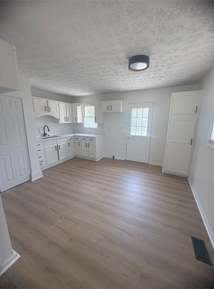 164 Pat Ln #1 - Photo 3 of 9