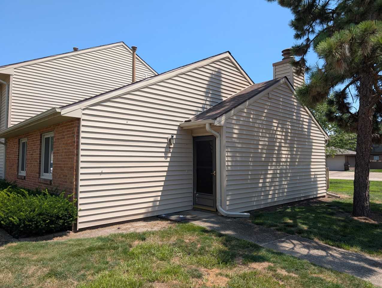 1609 Lyndhurst West Drive - 1Unit D #1 - Photo 3 of 4