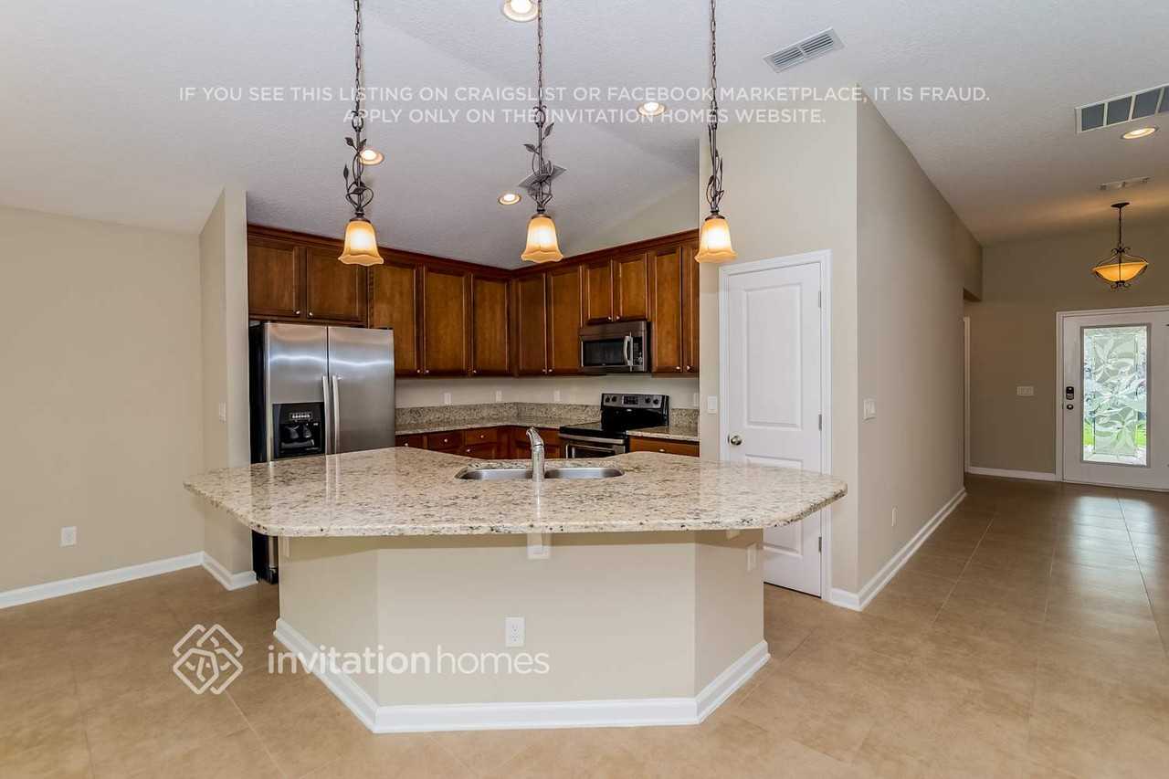 345 N Bellagio Dr - Photo 2 of 8