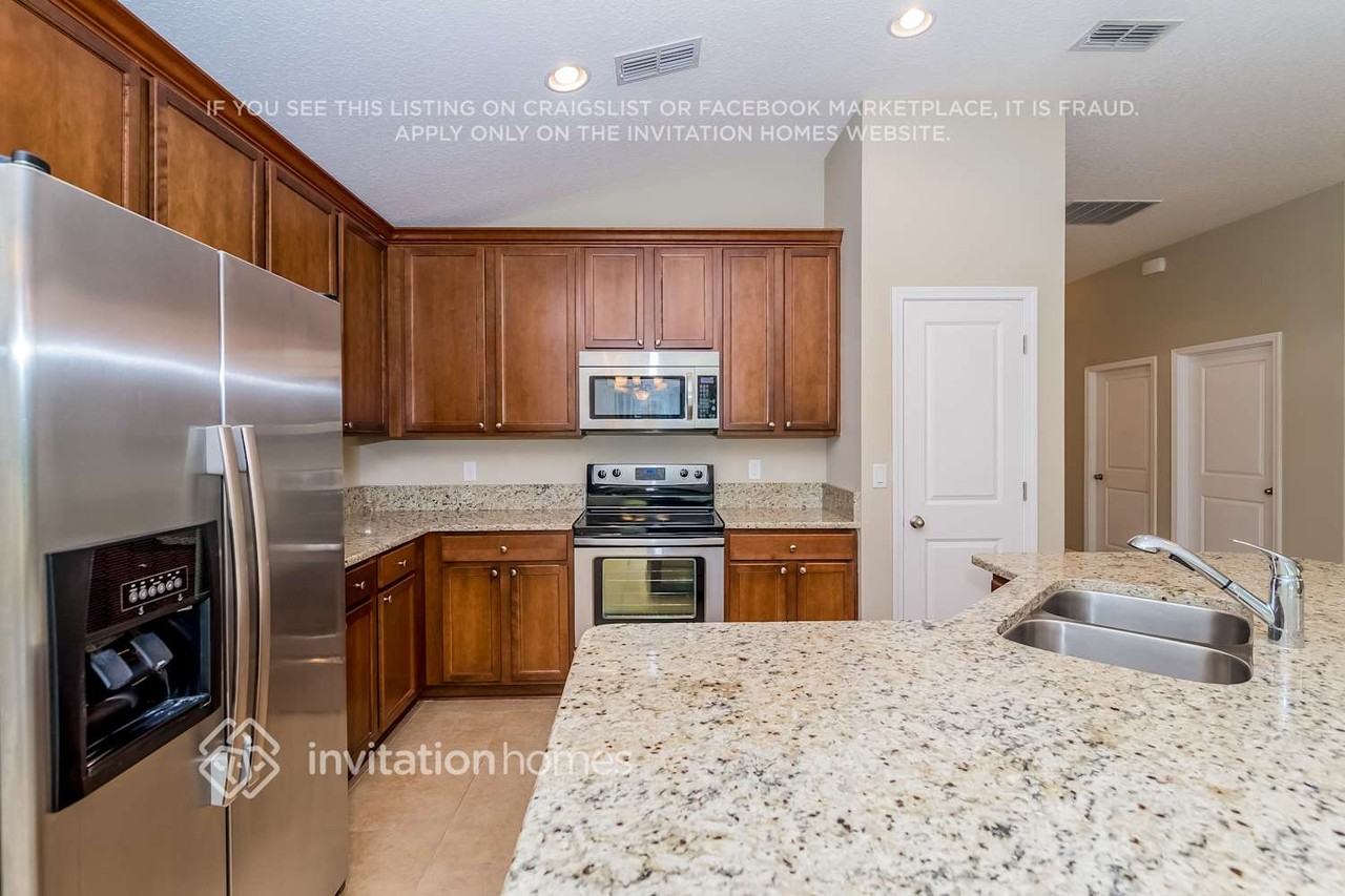 345 N Bellagio Dr - Photo 3 of 8