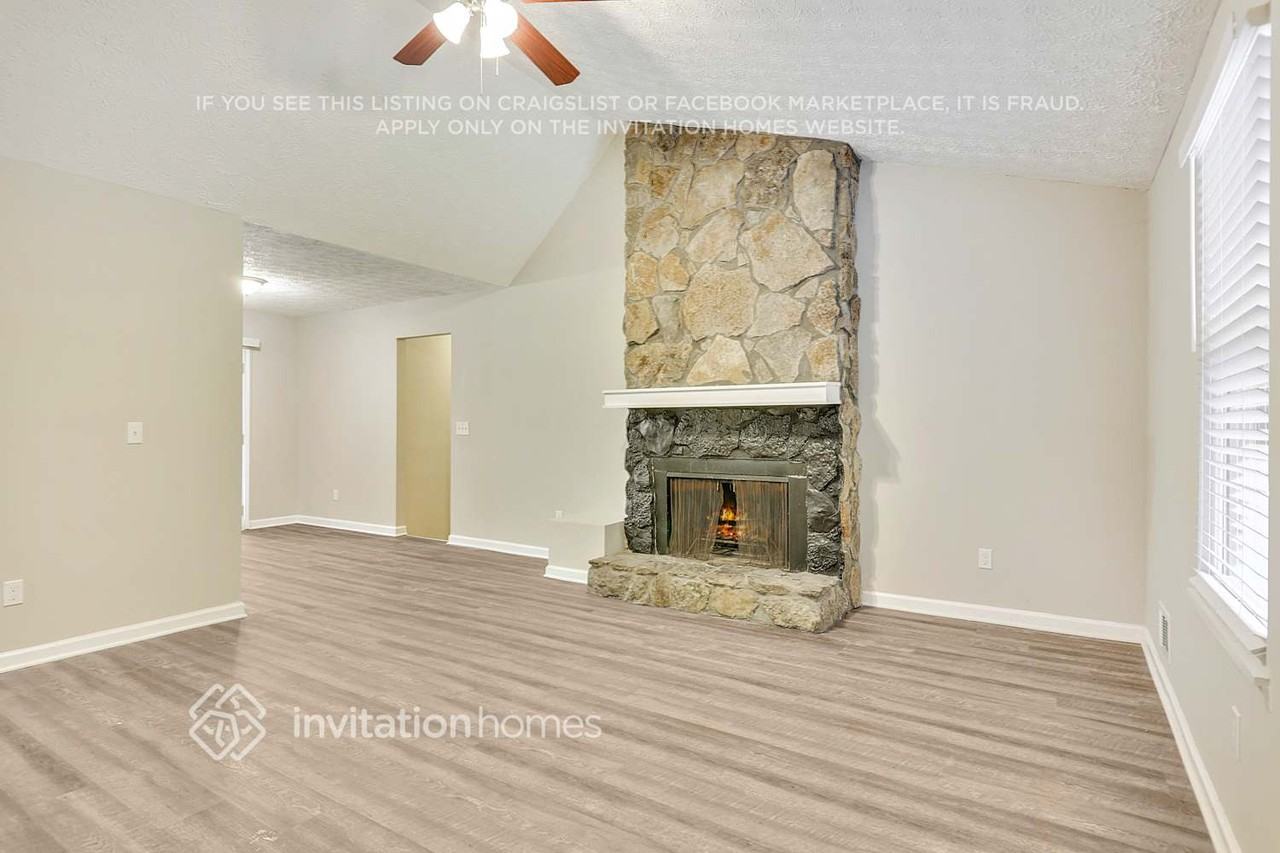 4523 Housworth Dr - Photo 4 of 26