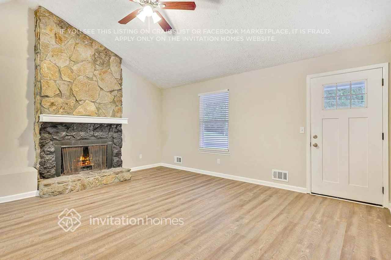 4523 Housworth Dr - Photo 5 of 26