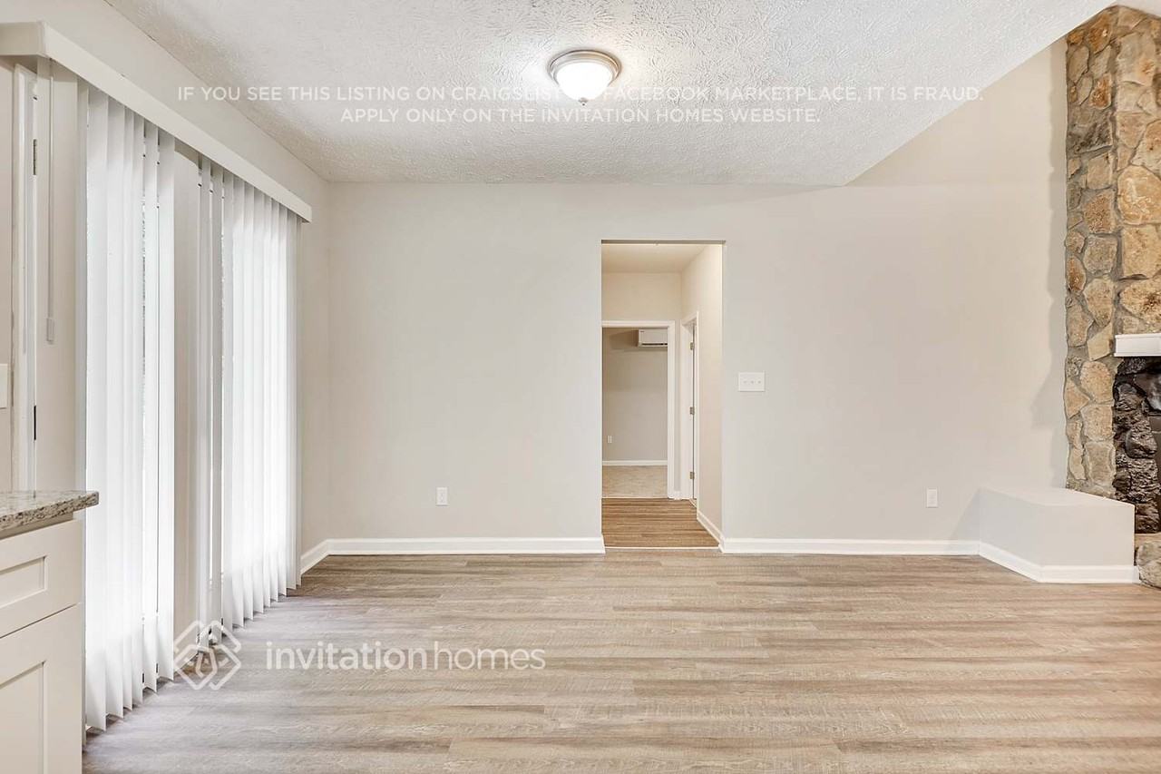 4523 Housworth Dr - Photo 7 of 26