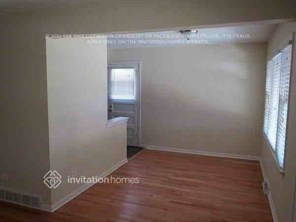 110 Englewood Ave - Photo 3 of 11